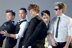 One Direction - Kiss You [Alternate Version]