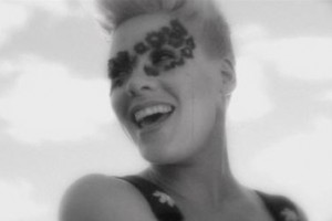P!nk - Blow Me (One Last Kiss)