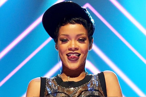 Rihanna - Diamonds [Audio]