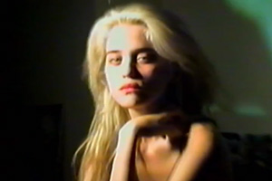 Sky Ferreira - Lost In My Bedroom