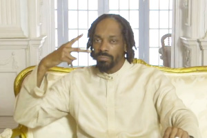 Snoop Lion ft. Major Lazer & Angela Hunte - Here Comes The King