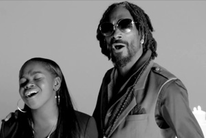 Snoop Lion ft. Drake & Cori B - No Guns Allowed