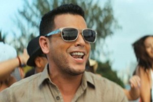Tito El Bambino - Dame La Ola