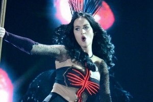 Katy Perry ft. Juicy J - Dark Horse [Grammy Awards]