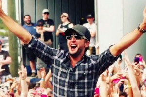 Luke Bryan - She Get Me High
