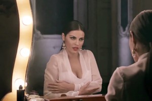 Maite Perroni - Vas A Querer Volver