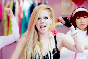 Avril Lavigne - Hello Kitty
